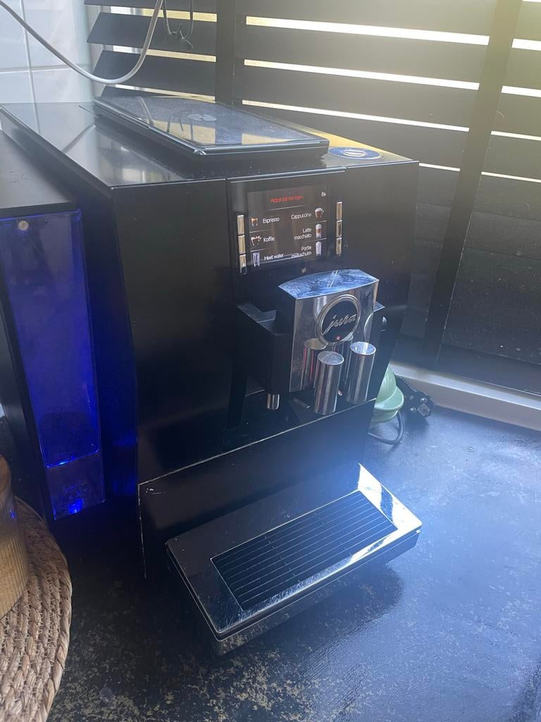 Jura Z6  koffiemachine goed lezen, Afneembaar waterreservoir, Gebruikt, 10 kopjes of meer, Koffiemachine