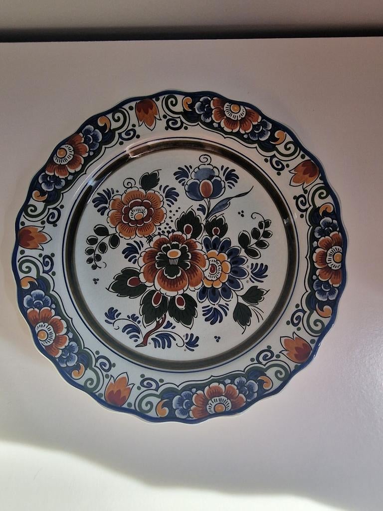 Bord Delfts Polychroom, Ophalen of Verzenden