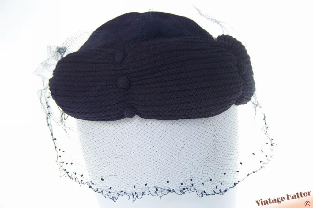 Vintage Cocktailhoedje Dolita Design violet blauw 54-57, Hoed, Zo goed als nieuw, Dolita Design, One size fits all