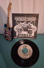 Normaal - Oerend Hard Single (7 inch)   1985, Ophalen of Verzenden, Zo goed als nieuw, Overige formaten, Levenslied of Smartlap