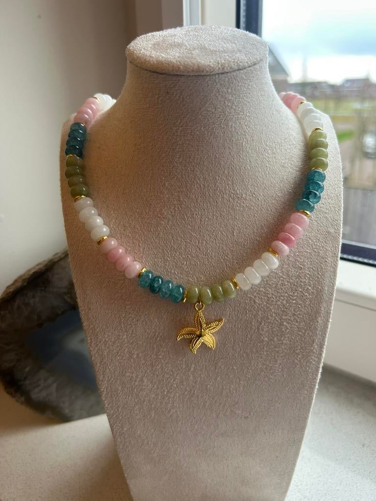 Ketting met rozekwarts, en groene jade met gouden accenten, Ophalen of Verzenden, Zo goed als nieuw, Groen, Steen of Mineraal