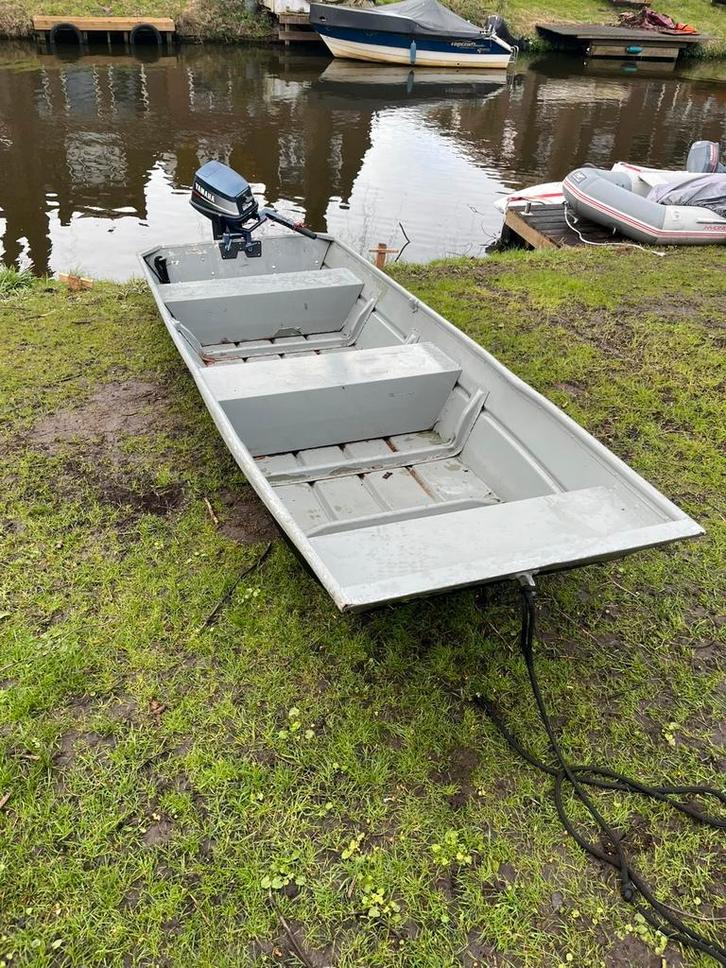 Aluminium platbodem 8pk, Watersport en Boten, Motorboten en Motorjachten, Zo goed als nieuw, Polyester, Tot 6 meter, Benzine, Buitenboordmotor