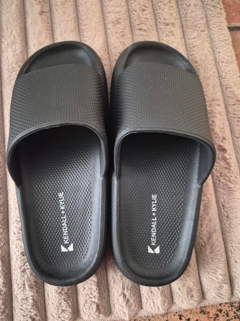 Kendall + Kylie Slippers - Zwart, Slippers, Zwart, Nieuw, Ophalen of Verzenden