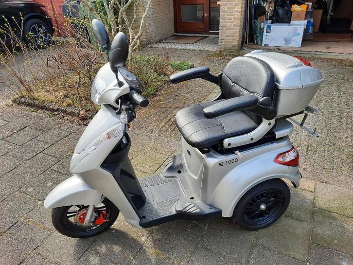 Scootmobiel IVA E1000 met rollatordrager, Diversen, Brommobielen en Scootmobielen, Zo goed als nieuw, Overige merken, 46 km of meer