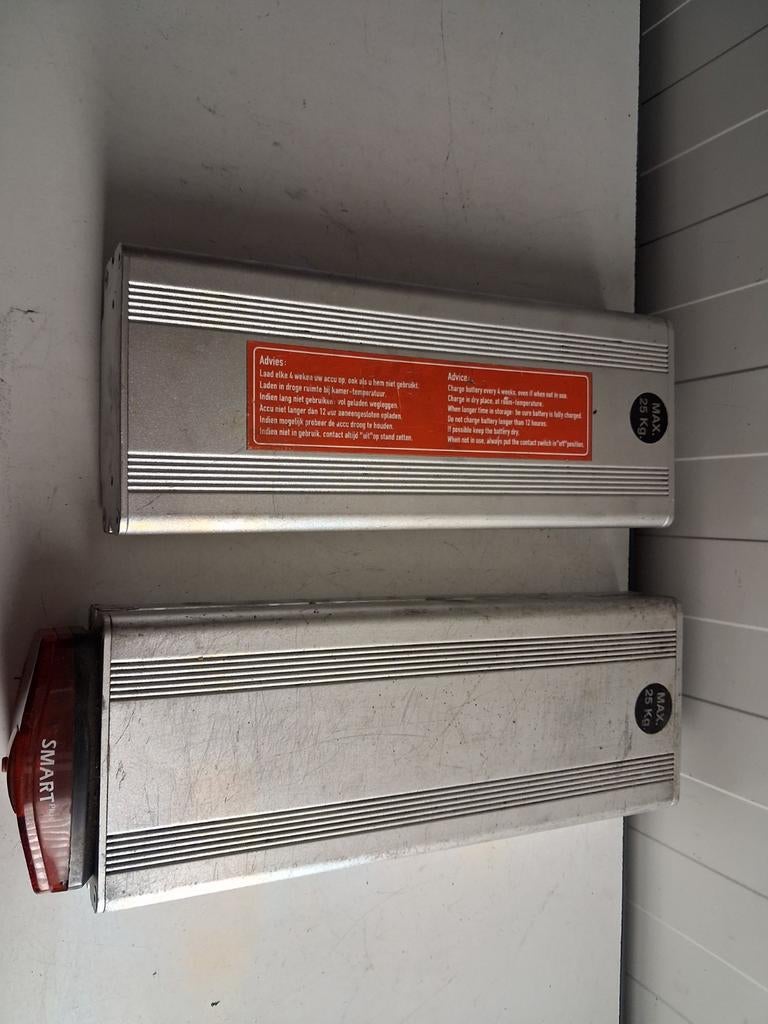 2 stuks defecte fiets accu's Azor bike, Azor EN15194, Fietsen en Brommers, Azor bike, Ophalen of Verzenden, Www.Azor bike.nl, Pyter jurjensstrjitte stiens