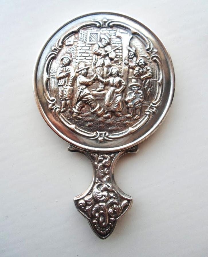 Handspiegel met Herbergtafereel in reliëf., Antiek en Kunst, Curiosa en Brocante, Ophalen of Verzenden