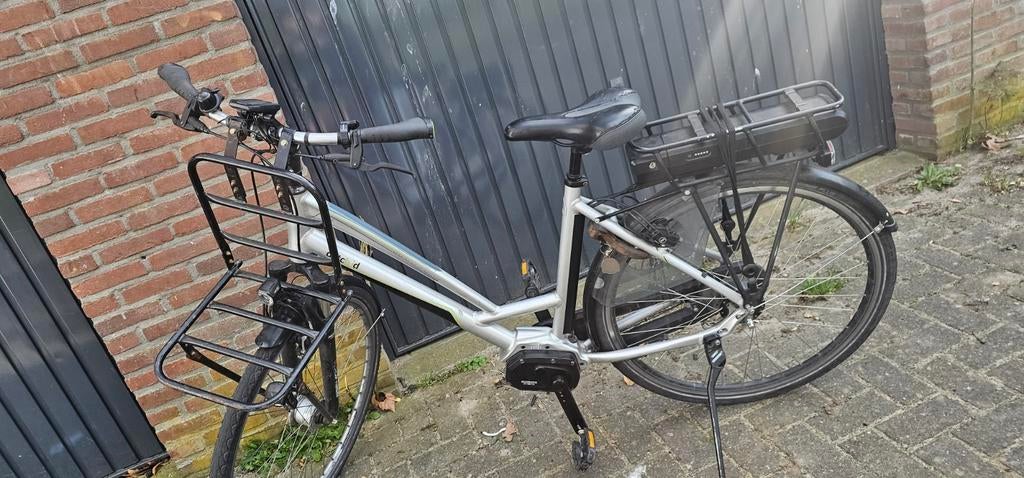 Elektrische fiets met defecte accu, Fietsen en Brommers, Elektrische fietsen, Ophalen of Verzenden, Gebruikt, Minder dan 30 km per accu
