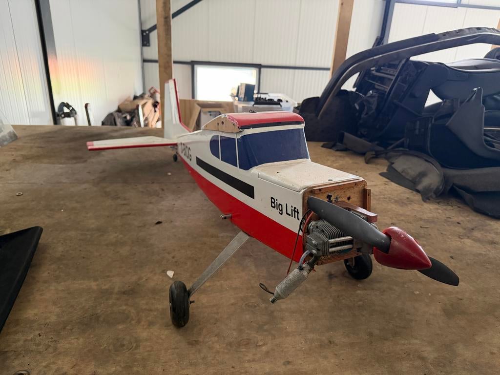 Big Lift RC vliegtuig met 4-takt methanol motor, 2m spanwijd, Ophalen, Gebruikt, Nitro