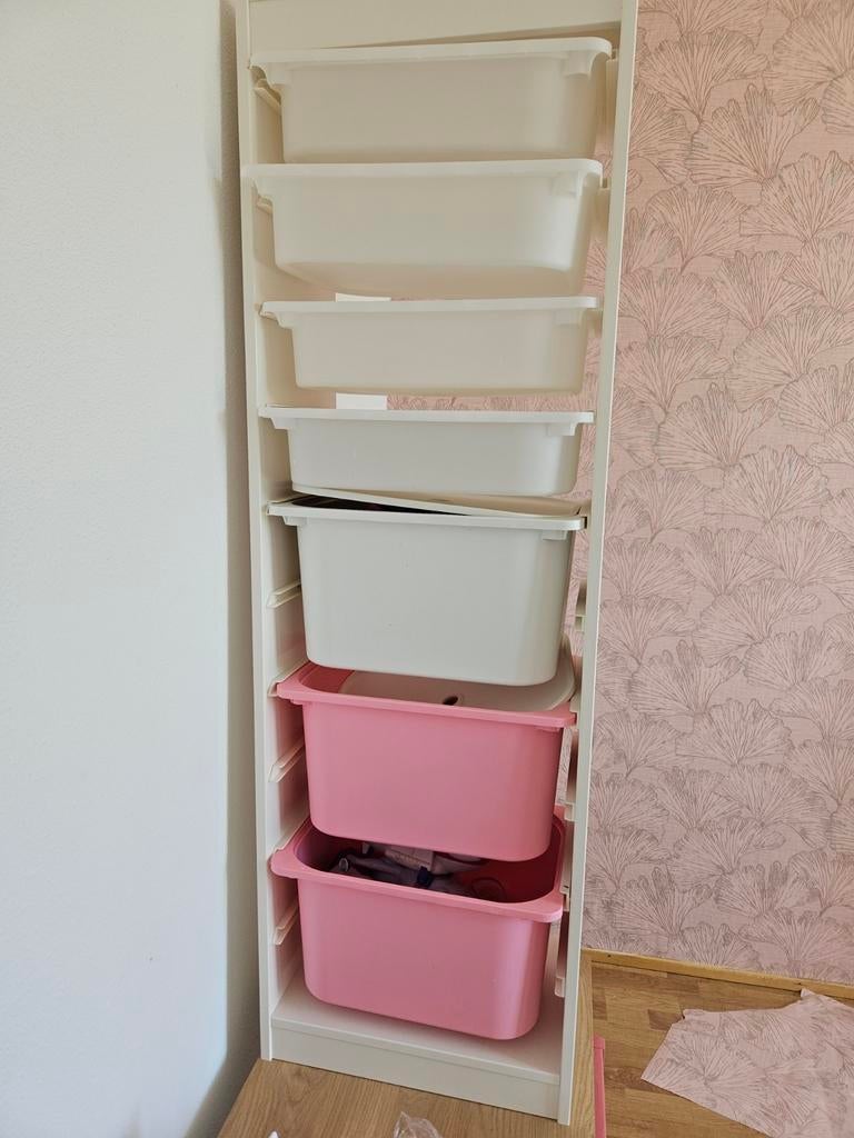 IKEA Trofast kast met 3 grote en 4 kleine bakken + 3 deksels, Ophalen, Zo goed als nieuw, Kast