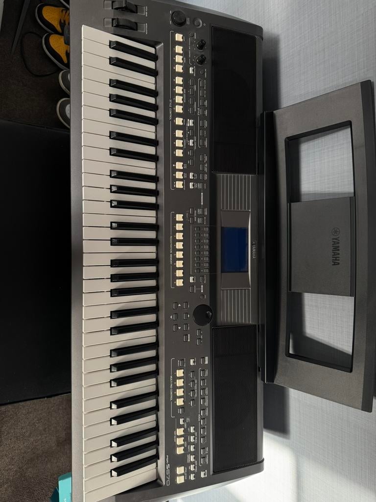 Yamaha psr s670, Muziek en Instrumenten, Keyboards, Ophalen, 61 toetsen, Yamaha, Zo goed als nieuw