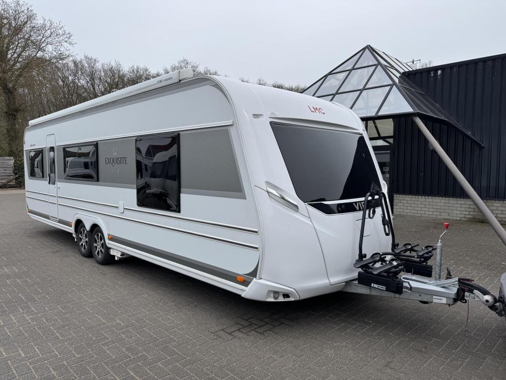 LMC Exquisit 695 VIP 2022 | Movers | Airco | Luifel, Schokbreker, Bedrijf, Treinzit, 6 tot 7 meter