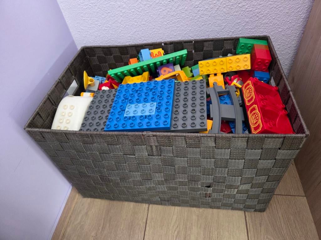 Grote doos Duplo met rails en trein, Kinderen en Baby's, Speelgoed | Duplo en Lego, Ophalen