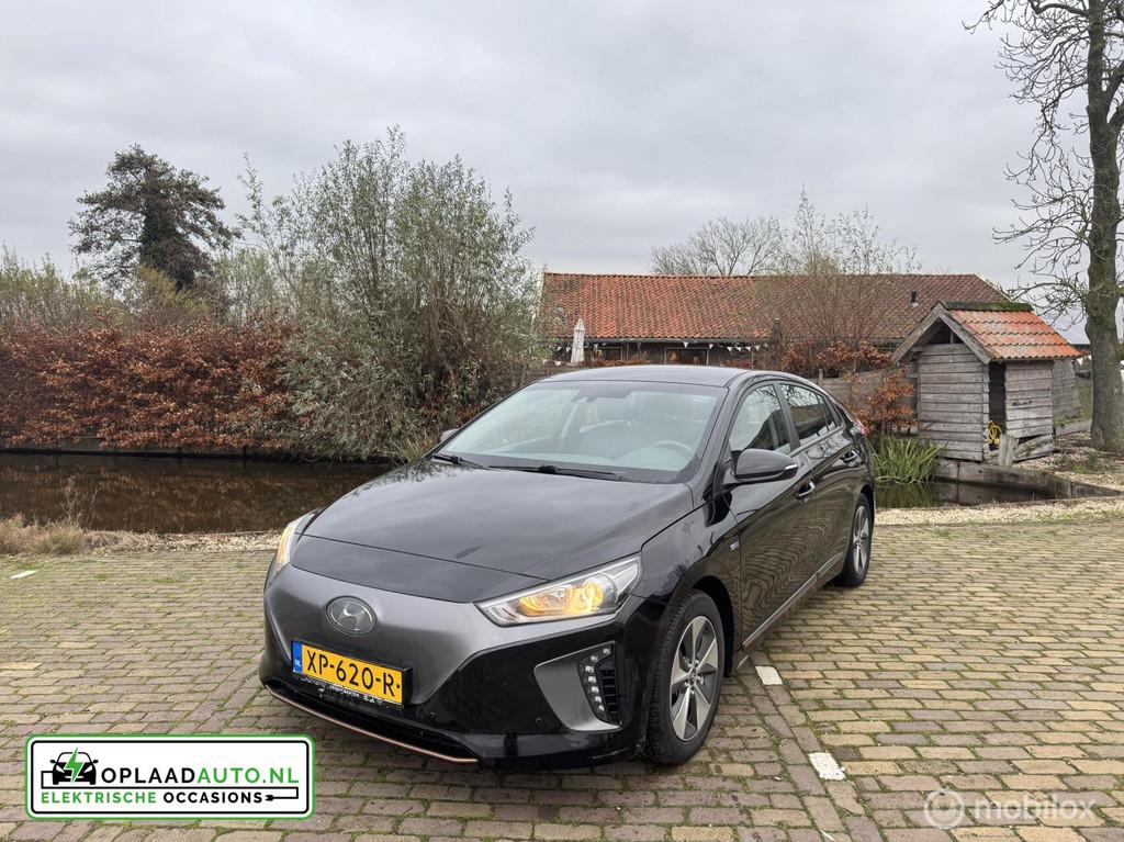 Hyundai IONIQ Comfort EV | Camera | ACC, Auto's, Hyundai, Gebruikt, Adaptive Cruise Control, Met garantie (alle), Zwart