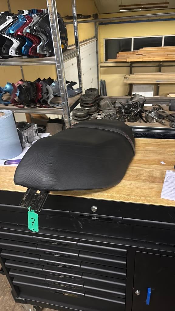 Piaggio zip zadel, Ophalen of Verzenden