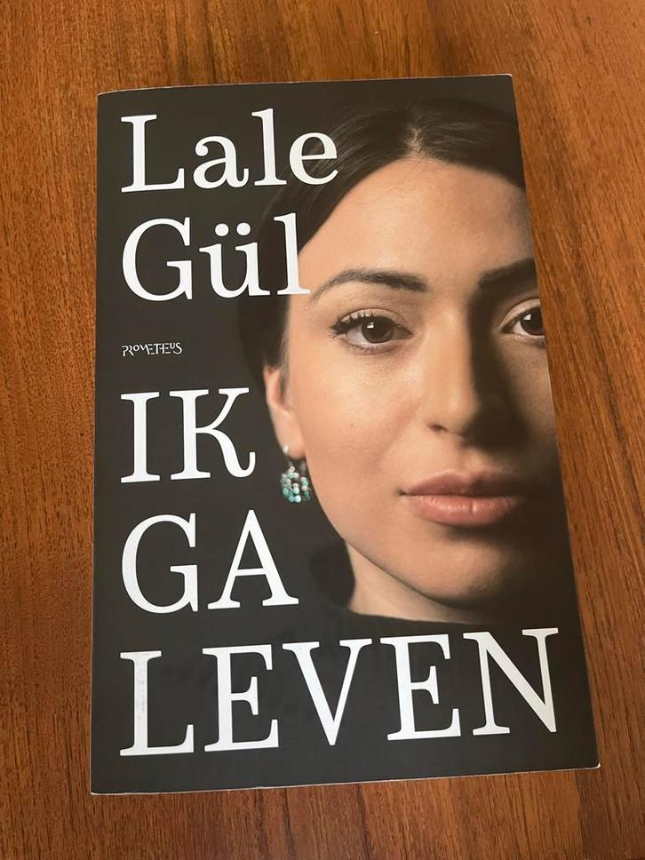 Lale Gül - Ik ga leven (roman), Boeken, Romans, Zo goed als nieuw, Nederland, Ophalen of Verzenden