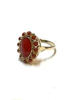 14k gouden ring met bloedkoraal, 18 tot 19, -, -, Ophalen of Verzenden