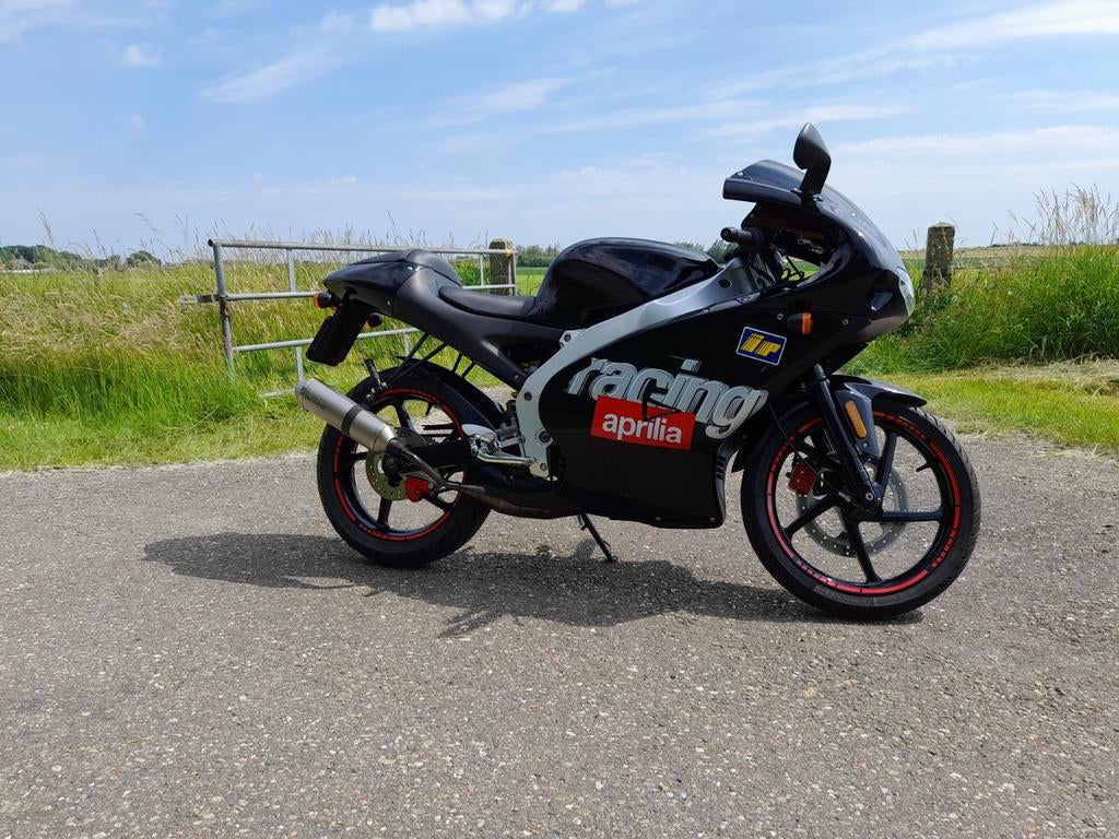 Aprilia RS50 zeer netjes, Fietsen en Brommers, Ophalen of Verzenden, Zo goed als nieuw