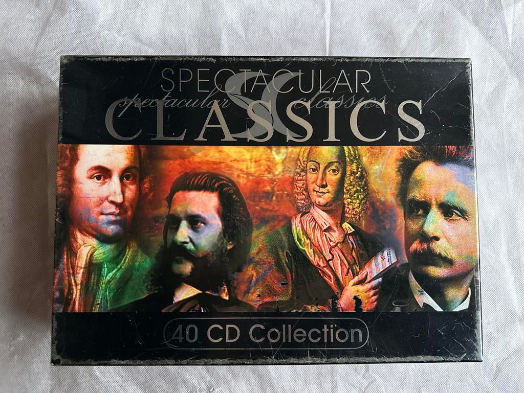 Spectacular Classics 40 CD Collection Boxset, Cd's en Dvd's, Cd's | Klassiek, Ophalen, Boxset, Modernisme tot heden, Zo goed als nieuw