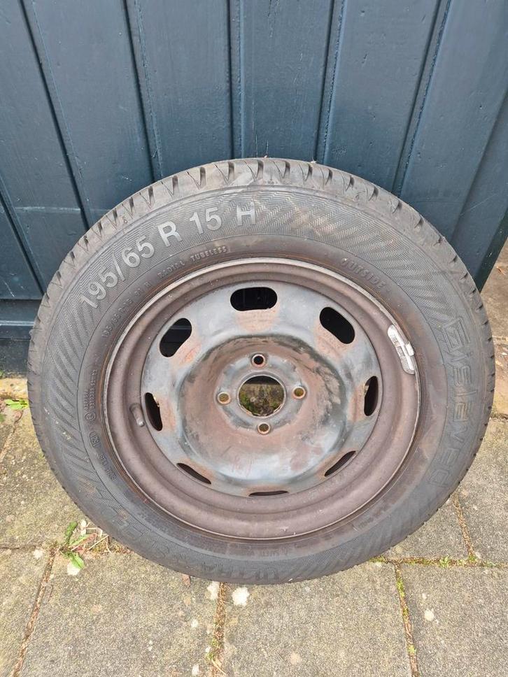 Stalen velgen met zomerbanden 195/65 R15, Auto-onderdelen, Banden en Velgen, Banden en Velgen, Zomerbanden, 15 inch, 195 mm, Personenwagen