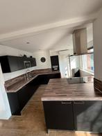 Keuken met kookeiland, kookplaat, magnetron en afzuigkap, Huis en Inrichting, Ophalen, Gebruikt, Zwart, Hoekkeuken