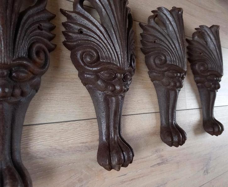 Vier smeedijzeren leeuwen poten, Antiek en Kunst, Antiek | Meubels | Kasten, Ophalen of Verzenden