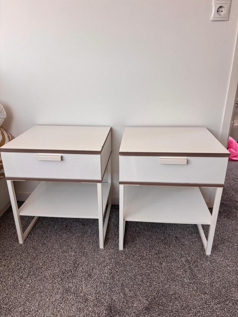 2 nachtkastjes ikea trysil wit, Huis en Inrichting, Slaapkamer | Nachtkastjes, Ophalen, Zo goed als nieuw, Minder dan 45 cm