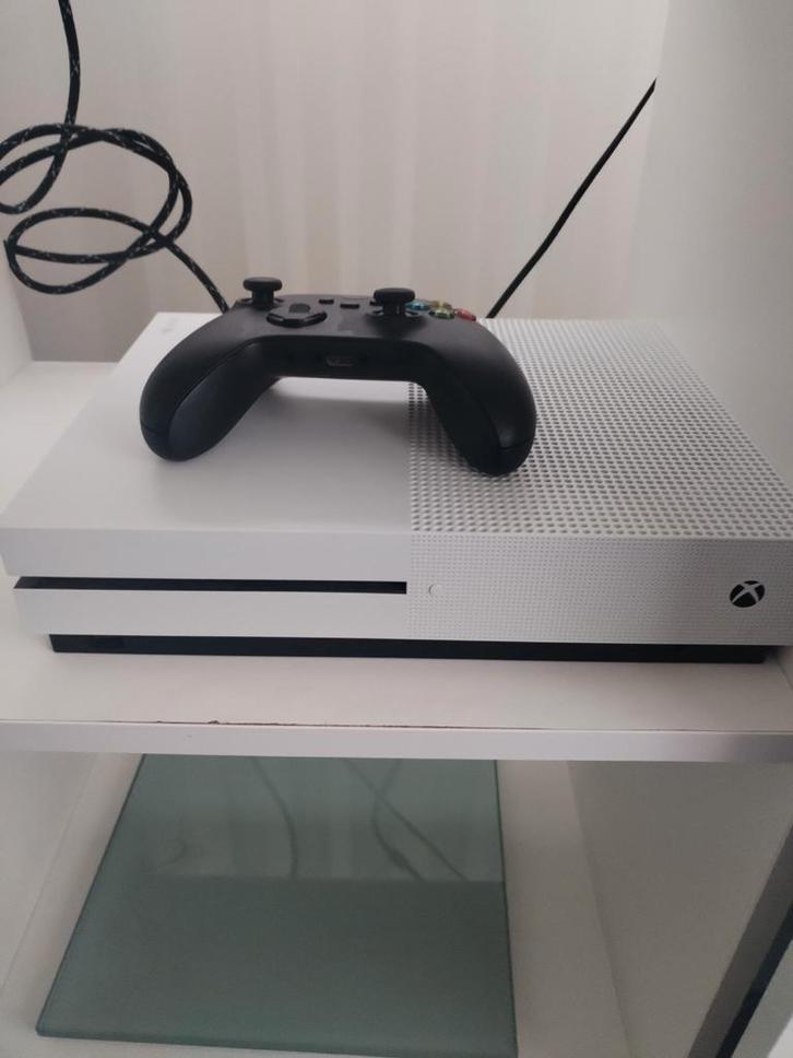 Xbox One S met controller - Wit, Spelcomputers en Games, Spelcomputers | Xbox One, Gebruikt, Xbox One S, 500 GB, Met 1 controller