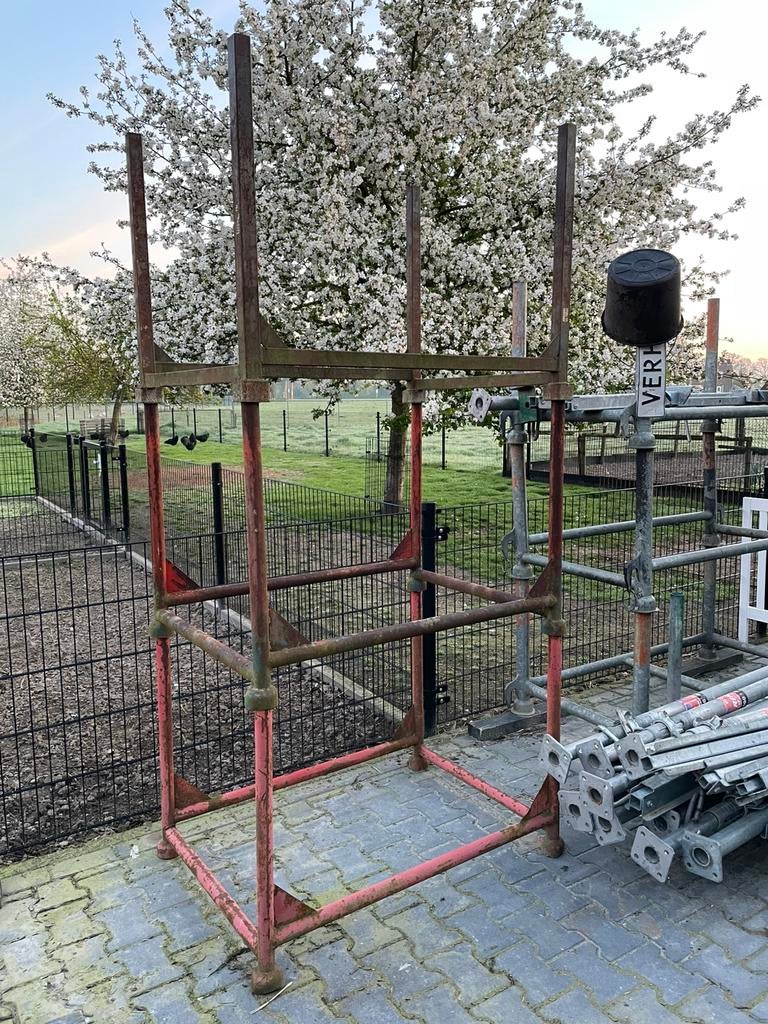 Steigerbokken schroefstempels opslagbokken, Doe-het-zelf en Verbouw, Steigers, Ophalen, Gebruikt, Overige typen, Nvt