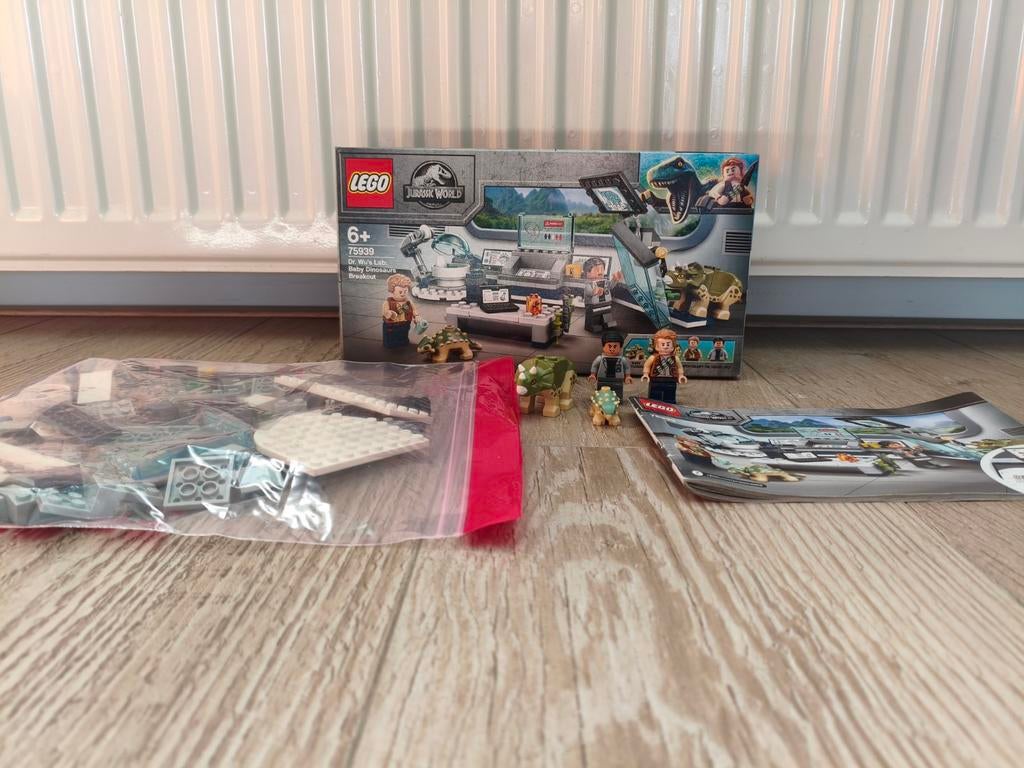 LEGO Jurassic World 75939 Dr. Wu's Lab, Jurassic World, Lego, Ophalen of Verzenden, Zo goed als nieuw