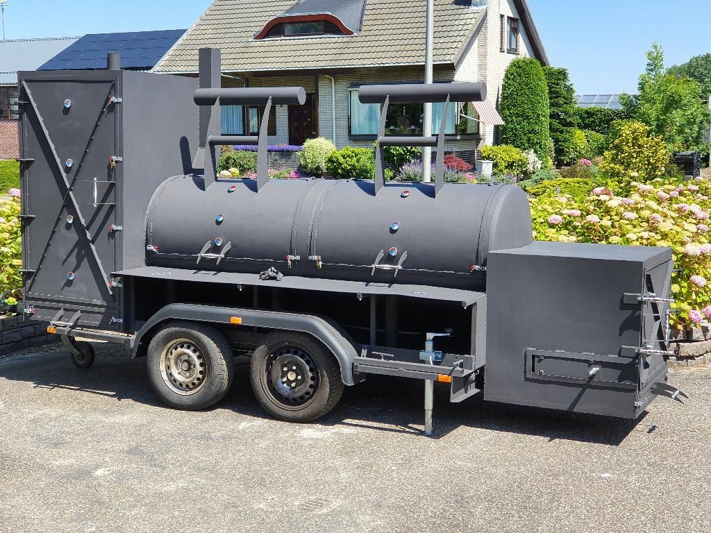 Professionele BBQ smoker op aanhanger, Tuin en Terras, Houtskoolbarbecues, Ophalen, Gebruikt