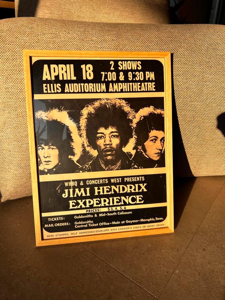 Ingelijste poster Jimi Hendrix Experience optreden, Verzamelen, Posters, Zo goed als nieuw, Muziek, A1 t/m A3, Rechthoekig Staand