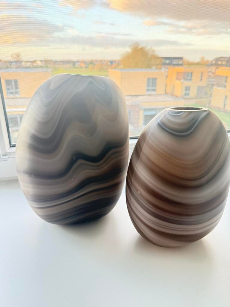 2 bruin beige vazen Yaya, Ophalen, Zo goed als nieuw