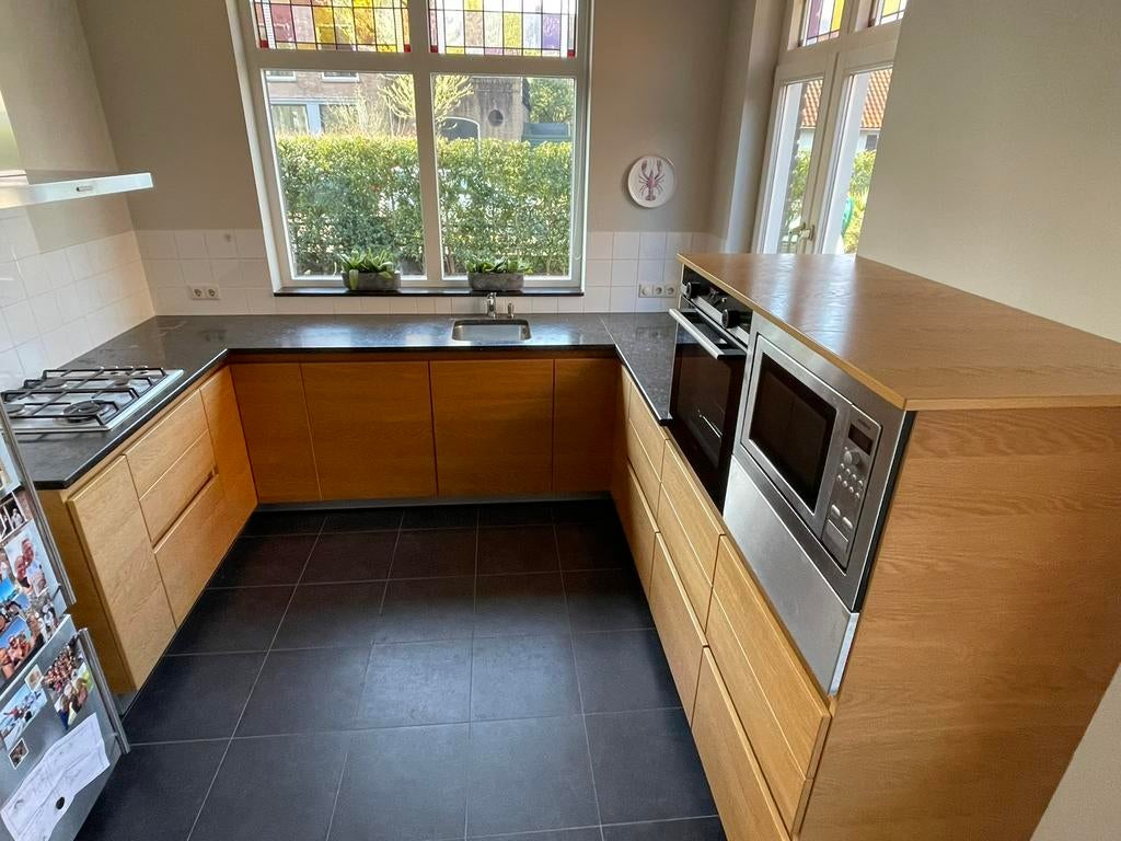 Complete keuken incl oven en magnetron door interieurbouwer, Huis en Inrichting, Keuken | Complete keukens, Ophalen, Gebruikt