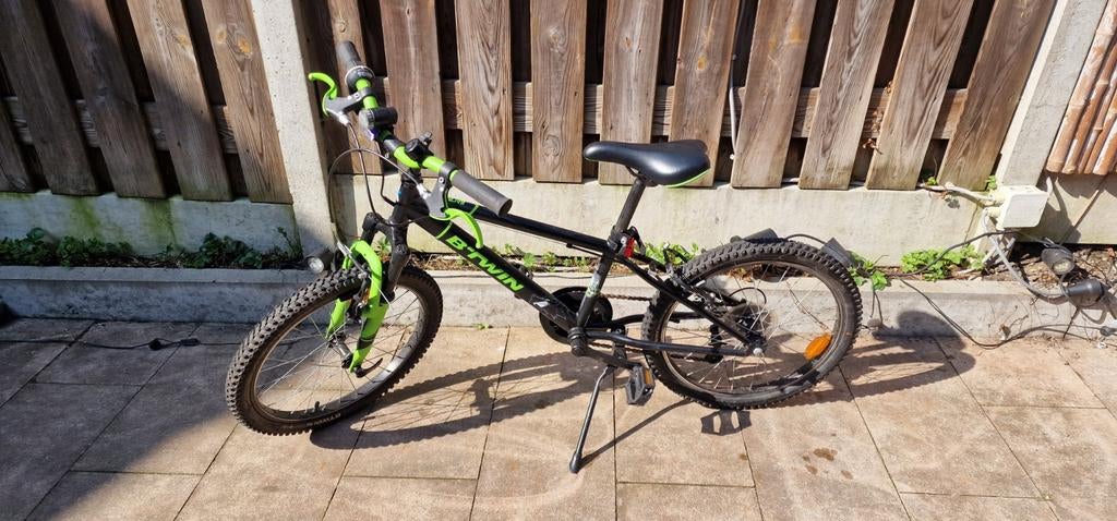 Jongensfiets 20 inch mountainbike B'TWIN, Fietsen en Brommers, Fietsen | Jongens, Ophalen, B'TWIN, Versnellingen, Zo goed als nieuw