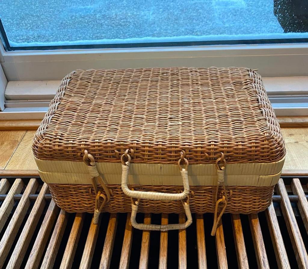 Zo goed als nieuw Rietmand, picknickmand, Huis en Inrichting, Woonaccessoires | Schalen en Manden, Ophalen of Verzenden, Zo goed als nieuw