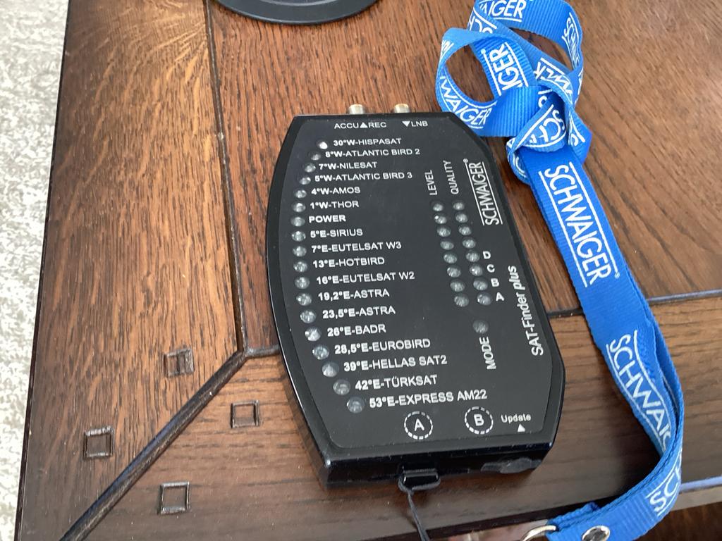 Schwaiger Satfinder Plus SF9000 - Eenvoudig schotel afstelle, Audio, Tv en Foto, Schotelantennes, Ophalen of Verzenden, Zo goed als nieuw