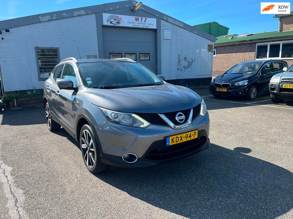 Nissan Qashqai 1.2 Acenta | PANO | LEDER | 360. CAM | VOLLED, Auto's, Euro 5, Gebruikt, Zwart, 4 cilinders