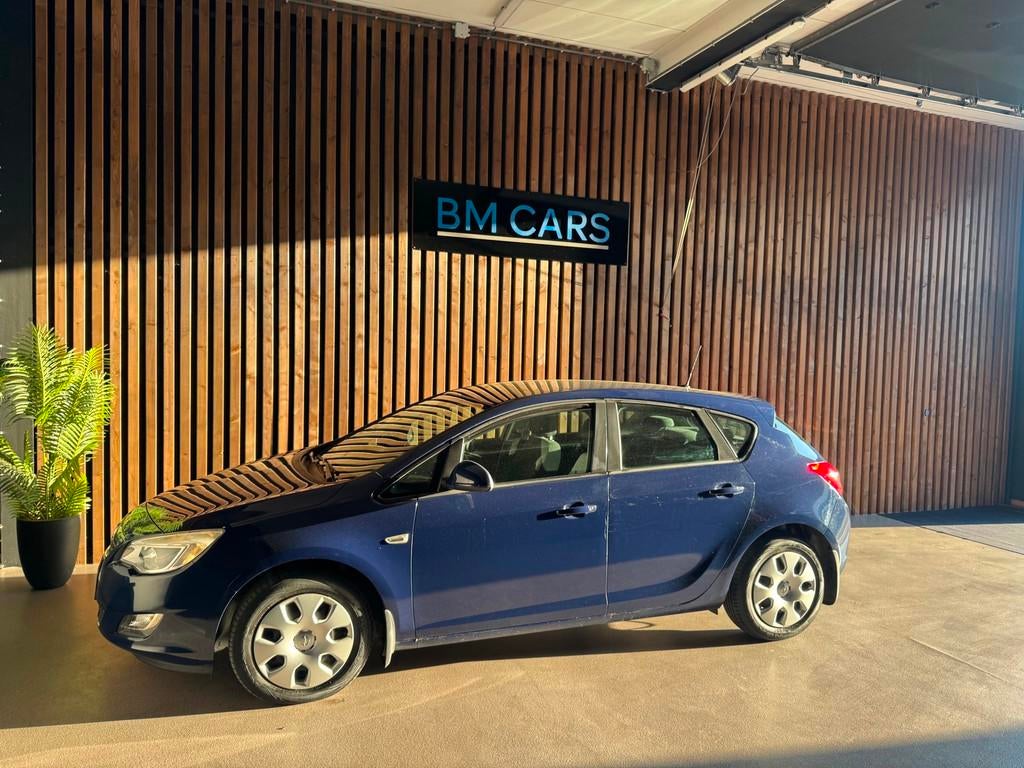 Opel Astra 1.4 Selection Airco, Camera, Pdc, Auto's, Opel, Bedrijf, Te koop, Astra, ABS, Airbags, Airconditioning, Electronic Stability Program (ESP)