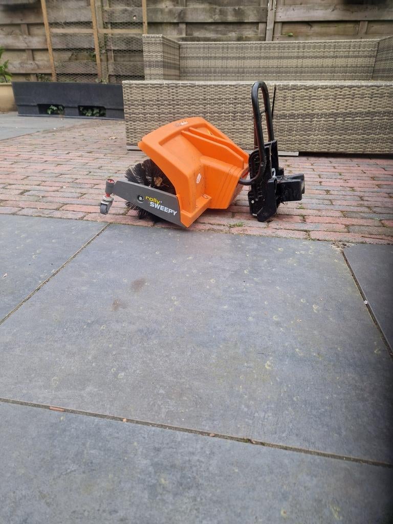 Veegborstel voor achter de traptrekker, Ophalen, Gebruikt