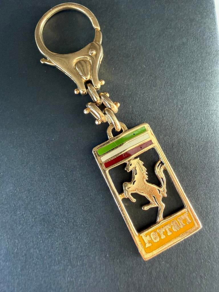 FERRARI 18K Gold & Enamel Keychain/keyring Handmade, Verzamelen, Sleutelhangers, Ophalen of Verzenden, Gebruikt, Merk