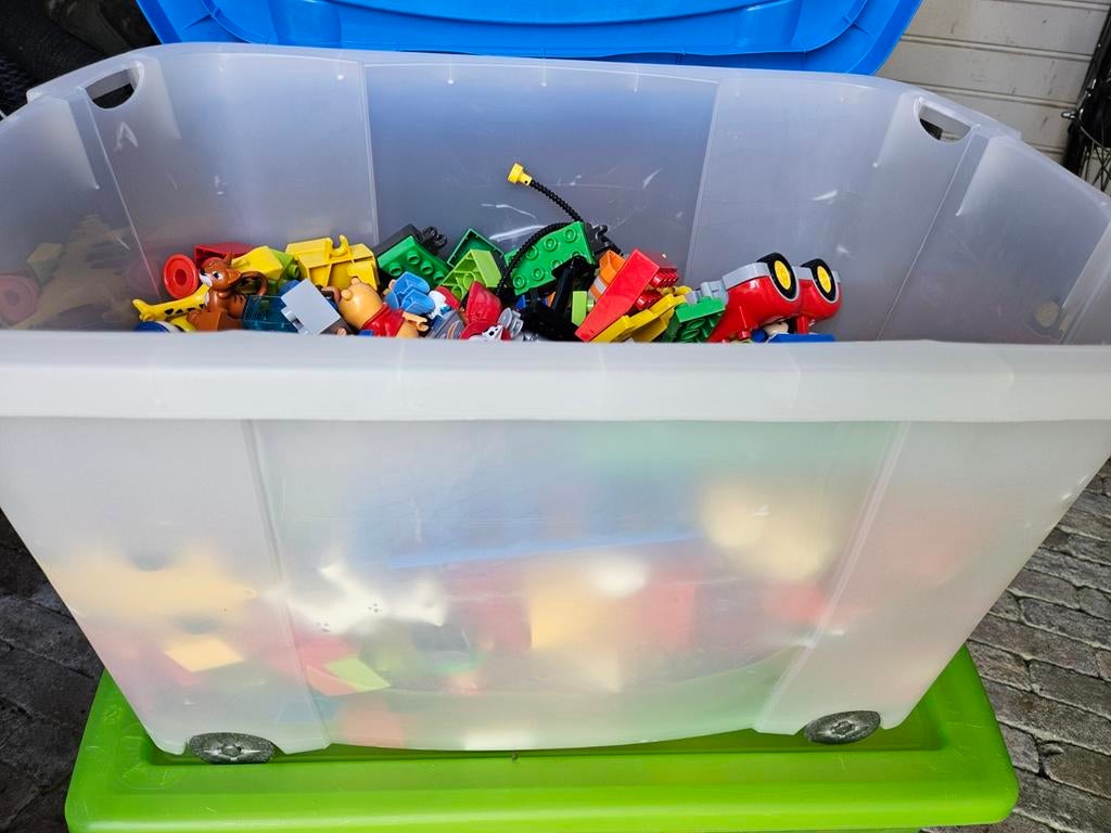Grote doos vol Duplo blokken en figuren, Kinderen en Baby's, Speelgoed | Duplo en Lego, Gebruikt, Ophalen of Verzenden, Inclusief minifiguren