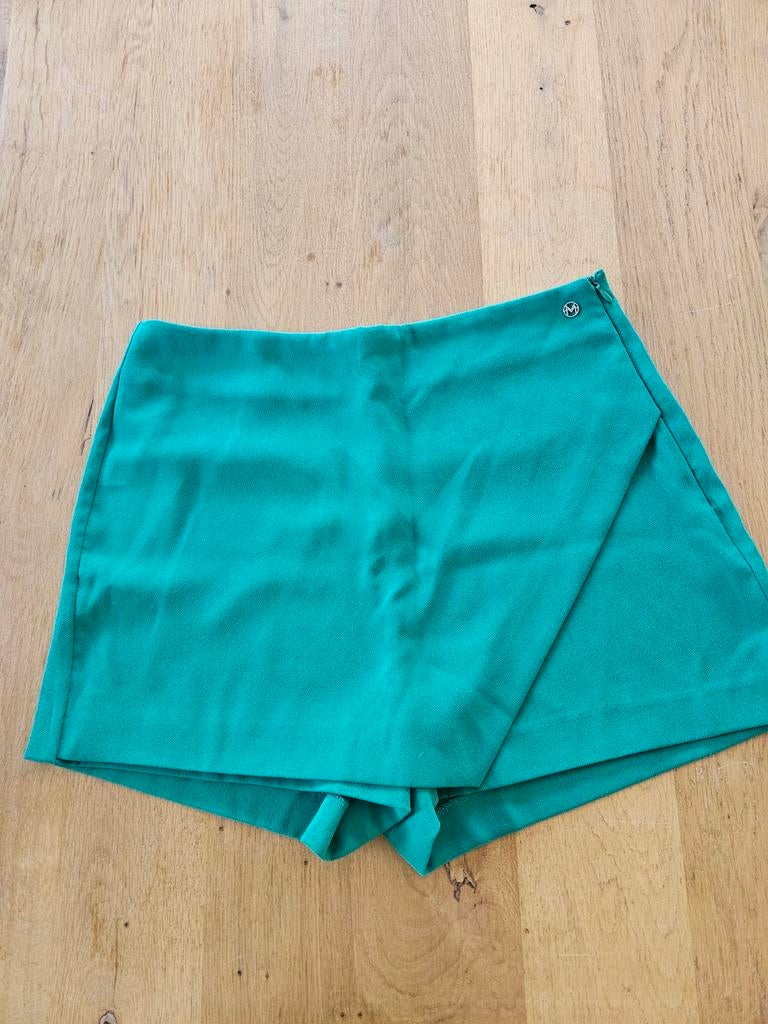 Groen kort broekje Melting Stockholm maat M zgan, Maat 38/40 (M), Kort, Ophalen of Verzenden, Zo goed als nieuw