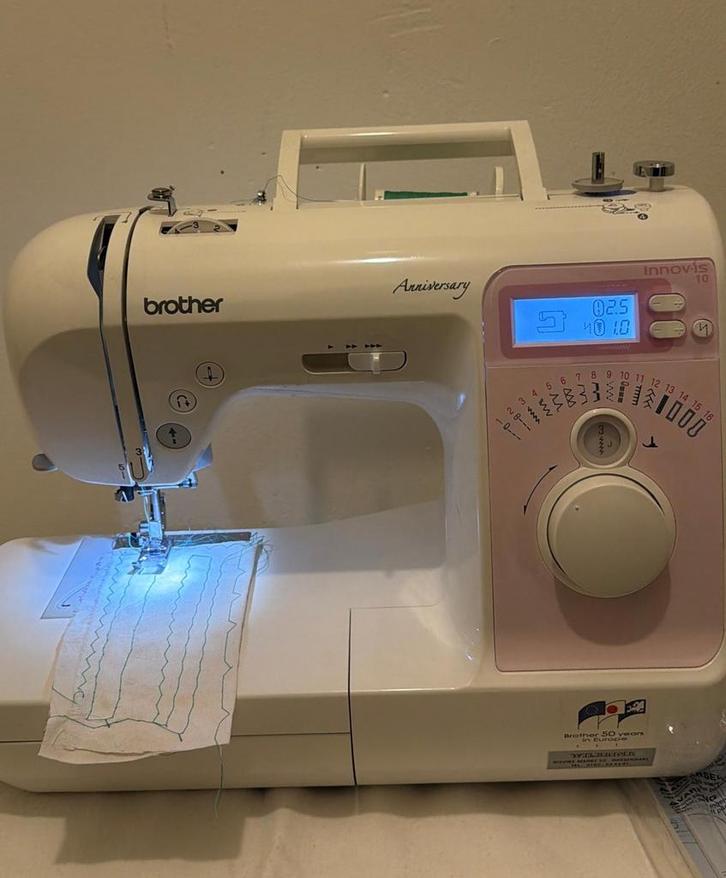 Brother Innov-is 10 Anniversary naaimachine, Hobby en Vrije tijd, Naaimachines en Toebehoren, Gebruikt, Naaimachine, Brother, Ophalen of Verzenden