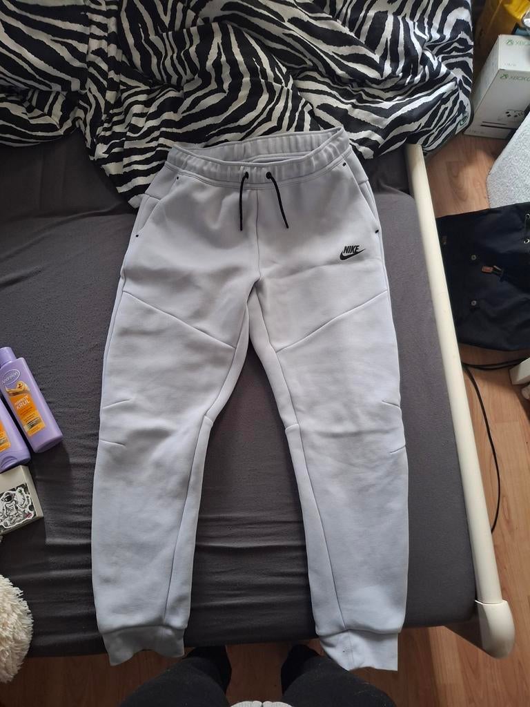 Lichtblauwe Nike Tech Fleece Broek - valt als S/M, Ophalen, Zo goed als nieuw, Nike, Jongen of Meisje