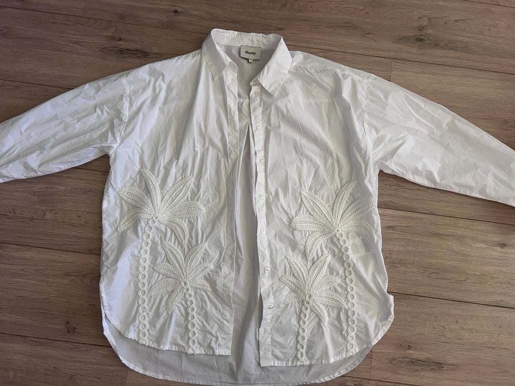 Witte blouse Shoeby maat M/L met palmboom borduursels, Kleding | Dames, Blouses en Tunieken, Gedragen, Maat 38/40 (M), Wit, Ophalen of Verzenden