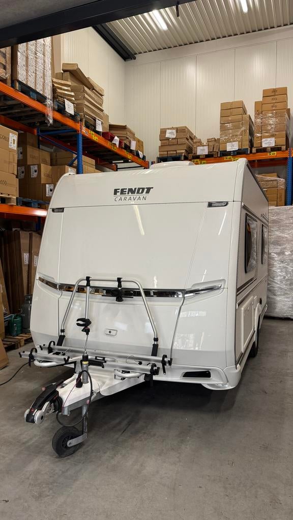 Fendt Bianco Activ 390 FHS 2023 Airco absoluut nieuwstaat, Caravans en Kamperen, Frans bed, Airco, Treinzit, Tot en met 3