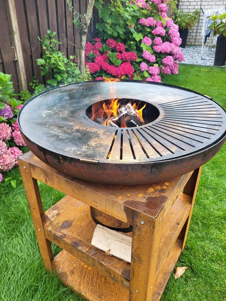 Plancha bbq bijna 2 jaar oud. 80cm Ø., Ophalen, Zo goed als nieuw