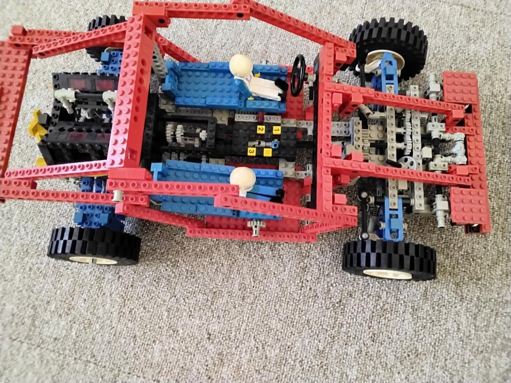 Lego.  Groot model race auto, Kinderen en Baby's, Speelgoed | Duplo en Lego, Ophalen