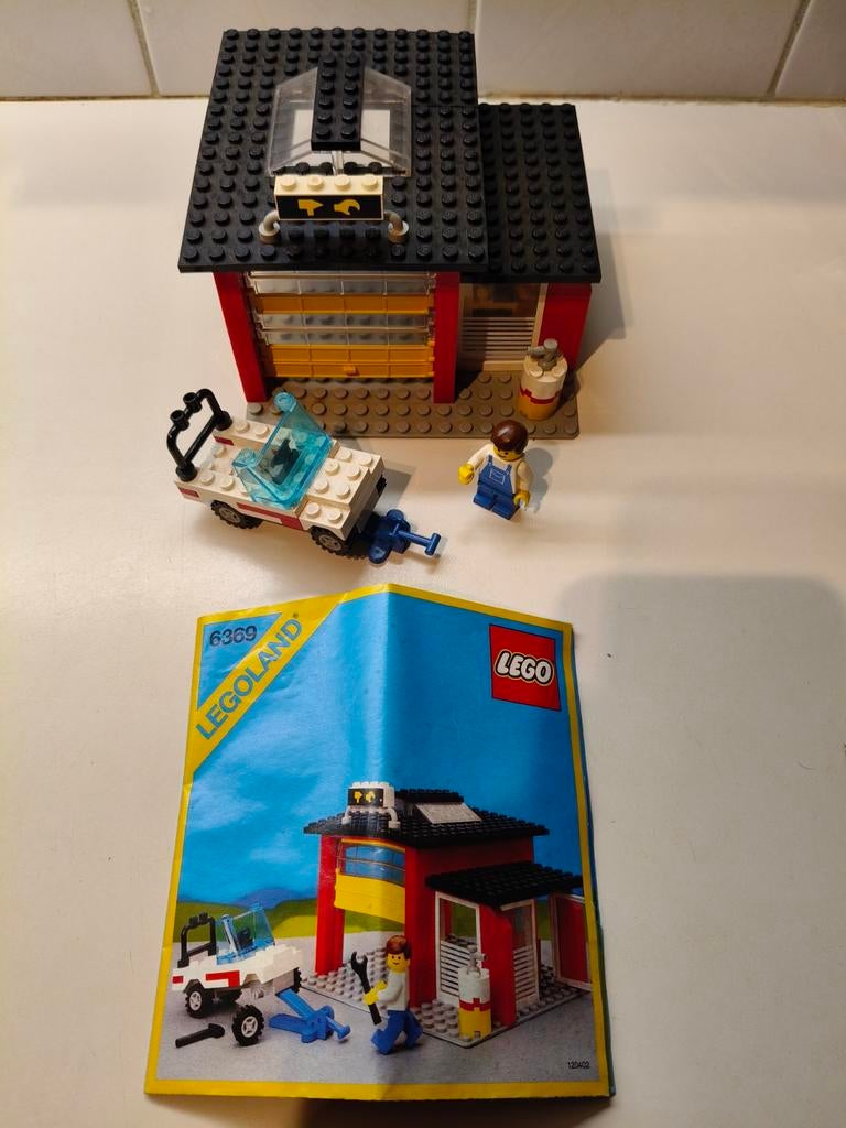 Lego Legoland Garage 6369 met auto en minifiguur, Ophalen of Verzenden, Gebruikt, Complete set, Lego