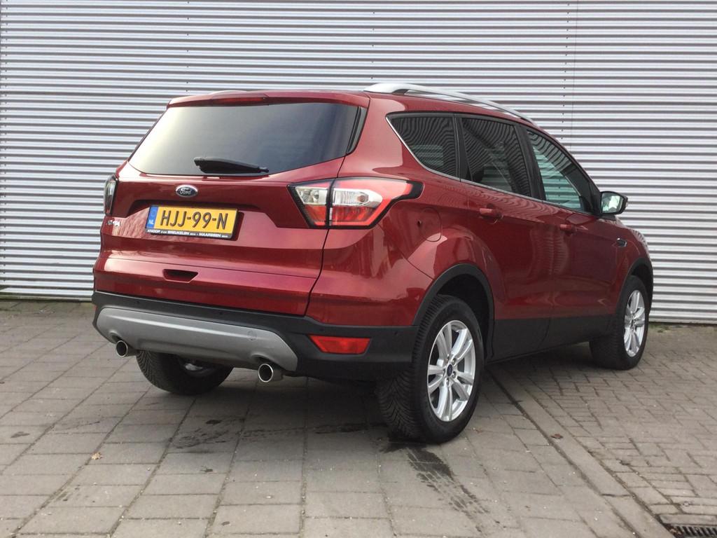 Ford Kuga 1.5 EcoBoost Titanium | Trekhaak | Stoelverwarming, Auto's, Ford, Voorwielaandrijving, Euro 6, 4 cilinders, Leder en Stof